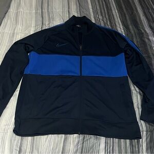 Nike Men's Black and Blue Lightweight Athletic Set